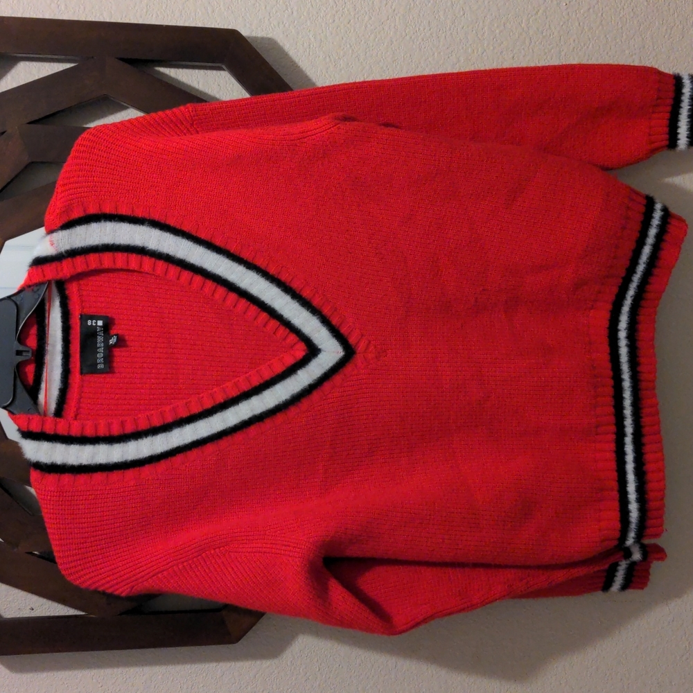 Broadway 38 Vneck Sweater